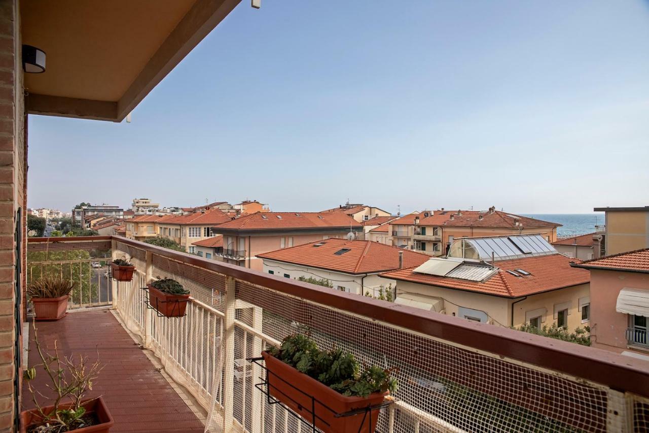 Appartamento Alex Vista Mare Lido di Camaiore Zewnętrze zdjęcie
